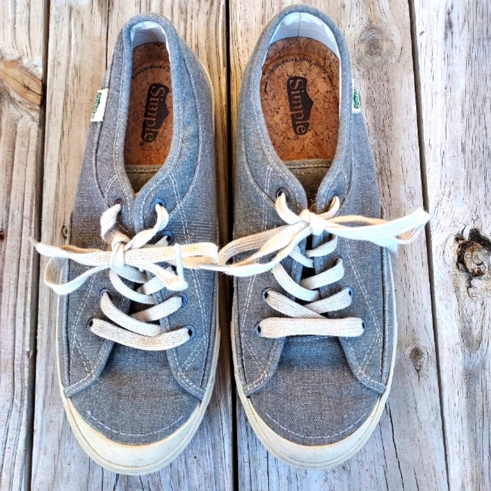 Simple Brand Men's size 8M